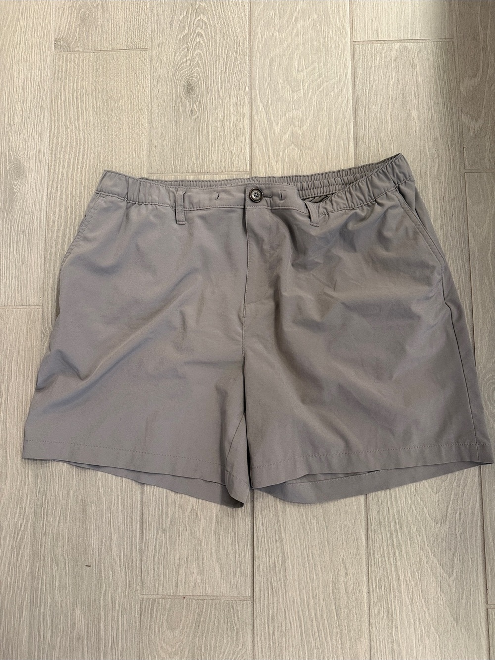 chubbies Men's Flat Front Gray Shorts